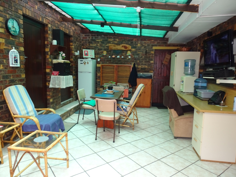 3 Bedroom Property for Sale in Wavecrest Eastern Cape